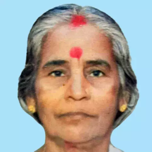 സാ​വി​ത്രി അ​മ്മ