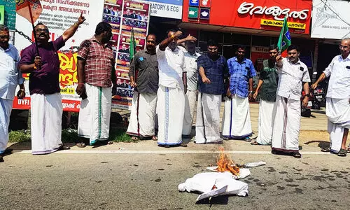 ക്രിസ്ത്യാനികളെ അപമാനിച്ച മന്ത്രി സജി ചെറിയാൻ മാപ്പുറയണമെന്ന് ബി.ജെ.പി; കോലം കത്തിച്ച് പ്രതിഷേധം