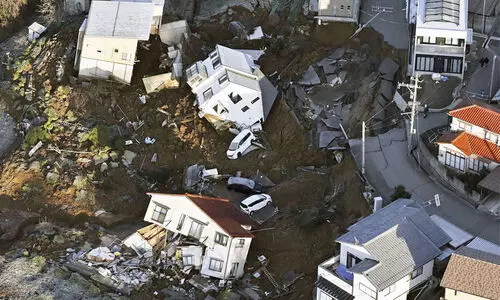 ജപ്പാൻ ഭൂകമ്പത്തിൽ മരണം 55; തുടർചലന സാധ്യതയുള്ളതിനാൽ വീടുകളിൽനിന്ന് മാറി നിൽക്കാൻ മുന്നറിയിപ്പ്