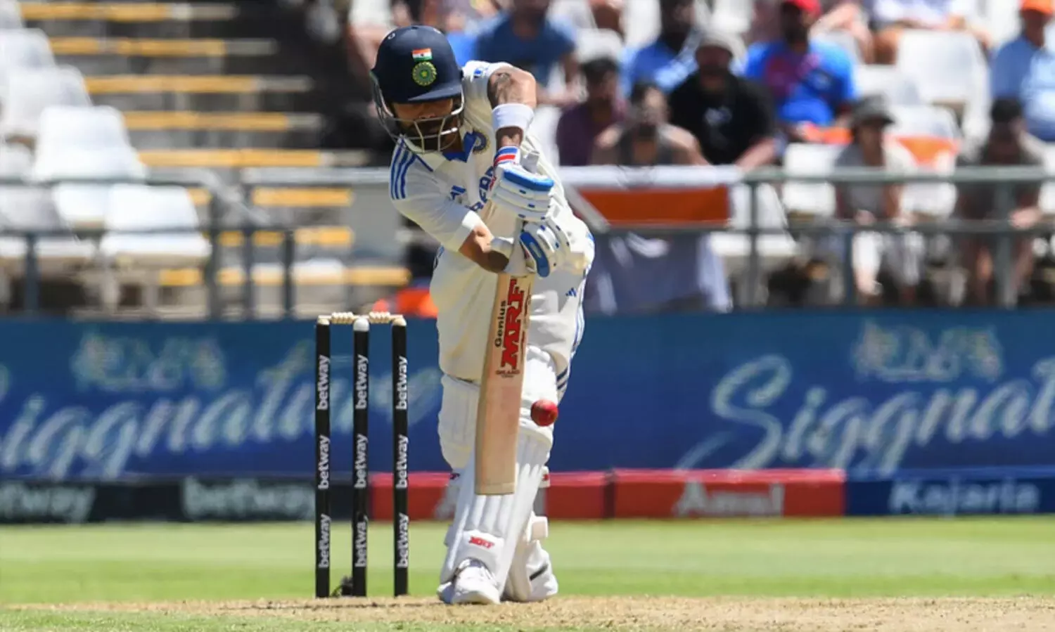 കൂട്ടതകർച്ചയുടെ ഞെട്ടലിൽ ഇന്ത്യയും; 153/4 നിലയിൽ നിന്ന് 153 ൽ തന്നെ ഓൾഔട്ട്..!; അവസാനത്തെ അഞ്ചുപേരും ഡക്ക്