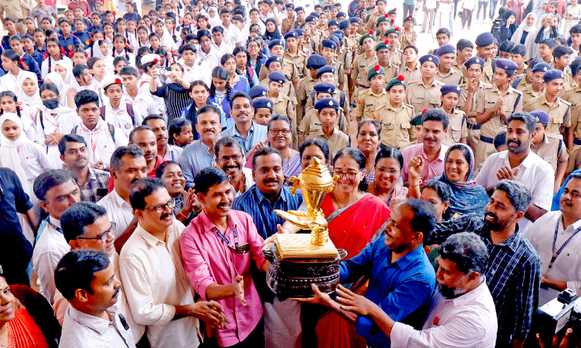 ‘കൊല്ലം കണ്ട് കോഴിക്കോട്ടേക്ക് വരാട്ടോ...’ ‘കൊല്ലം കണ്ട് കോഴിക്കോട്ടേക്ക് വരാട്ടോ...’
