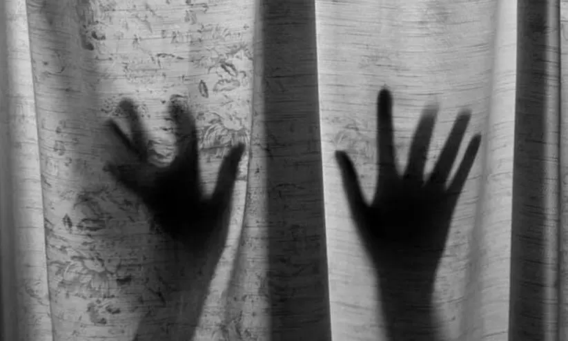 ദലിത് യുവതിയെ ബലാത്സംഗം ചെയ്ത് കെട്ടിത്തൂക്കിയെന്ന്; യു.പിയിൽ പൊലീസുകാരൻ അറസ്റ്റിൽ