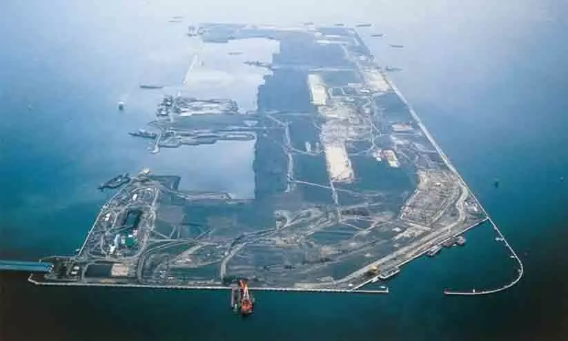 ലോകത്തെ അമ്പരപ്പിച്ച വിമാനത്താവളം നിര്‍മ്മിച്ചത് കടലിൽ