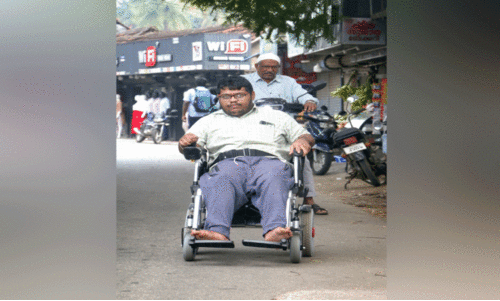 കോൺഫിഡൻസ്, വേറെ ലെവൽ