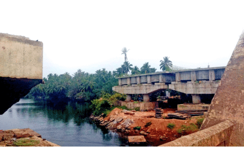 മൂരാട് പാലം പ്രവൃത്തി ഇഴയുന്നു