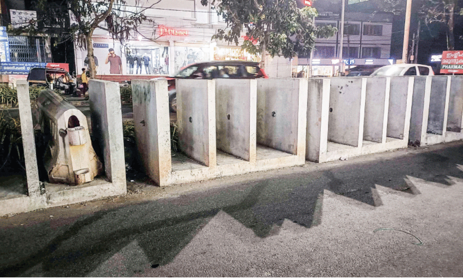 മൂവാറ്റുപുഴയിൽ റോഡ് വികസനം അധോഗതി