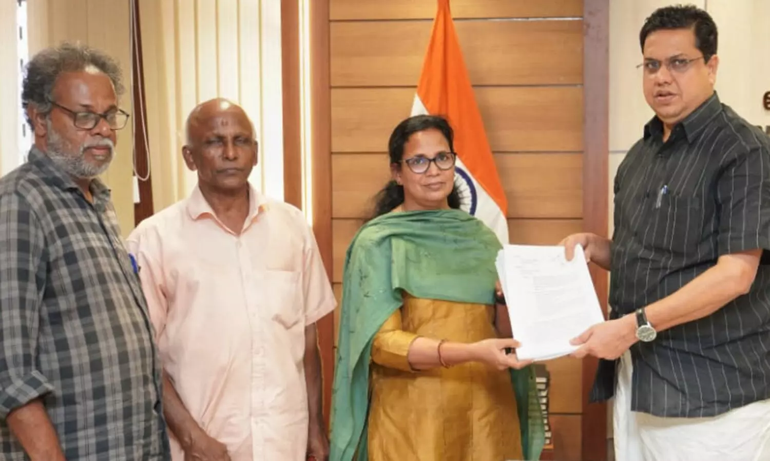 അട്ടപ്പാടിയിലെ ആദിവാസി ഭൂമി കൈയേറ്റം: കെ.കെ രമ സ്പീക്കർക്ക് റിപ്പോർട്ട് നൽകി