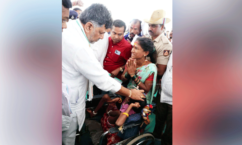 ‘സർക്കാർ നിങ്ങളുടെ വീട്ടുപടിക്കൽ’ പരിപാടിക്ക് തുടക്കം ‘സർക്കാർ നിങ്ങളുടെ വീട്ടുപടിക്കൽ’ പരിപാടിക്ക് തുടക്കം