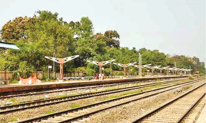 നിലമ്പൂർ സ്റ്റേഷനിലെ വികസന പ്രവൃത്തികൾ വേഗത്തിൽ നിലമ്പൂർ സ്റ്റേഷനിലെ വികസന പ്രവൃത്തികൾ വേഗത്തിൽ