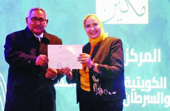 പുകവലിക്കെതിരെയുള്ള പോരാട്ടം: കെ.എസ്.പി.എസ്.സിക്ക് അറബ് പുരസ്കാരം പുകവലിക്കെതിരെയുള്ള പോരാട്ടം: കെ.എസ്.പി.എസ്.സിക്ക് അറബ് പുരസ്കാരം