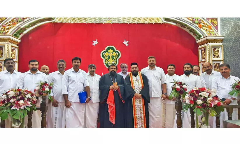 സെന്റ് പീറ്റേഴ്സ് യാക്കോബായ സുറിയാനി പള്ളി ഭരണസമിതി ചുമതലയേറ്റു സെന്റ് പീറ്റേഴ്സ് യാക്കോബായ സുറിയാനി പള്ളി ഭരണസമിതി ചുമതലയേറ്റു