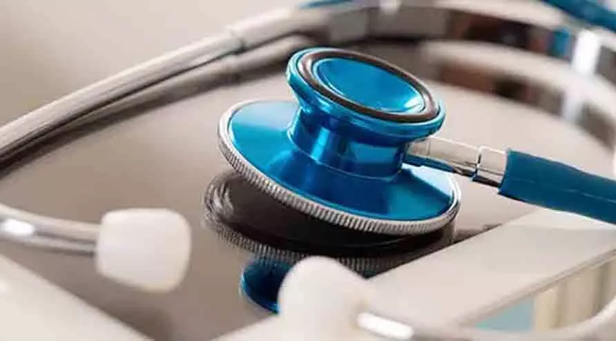 അപേക്ഷയിൽ പിഴവ്; യാത്രക്കിടെ ചെലവായ ഒരു കോടിയുടെ ആശുപത്രി ബില്ല് നൽകാൻ വിസമ്മതിച്ച് ഇൻഷുറൻസ് കമ്പനി അപേക്ഷയിൽ പിഴവ്; യാത്രക്കിടെ ചെലവായ ഒരു കോടിയുടെ ആശുപത്രി ബില്ല് നൽകാൻ വിസമ്മതിച്ച് ഇൻഷുറൻസ് കമ്പനി