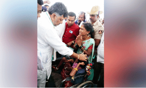 ‘സ​ർ​ക്കാ​ർ നി​ങ്ങ​ളു​ടെ വീ​ട്ടു​പ​ടി​ക്ക​ൽ’ പ​രി​പാ​ടി​ക്ക് തു​ട​ക്കം