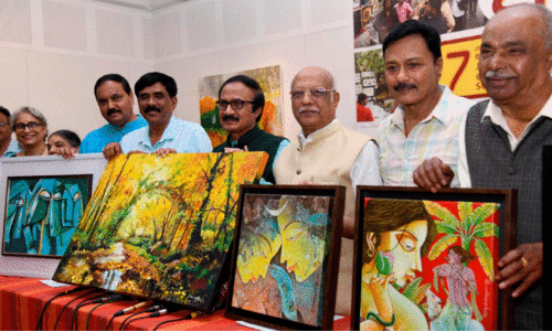 ക​ല​യു​ടെ വ​ർ​ണാ​ഘോ​ഷം തീ​ർ​ക്കാ​ൻ ചി​ത്ര​സ​ന്തെ ഏ​ഴി​ന്