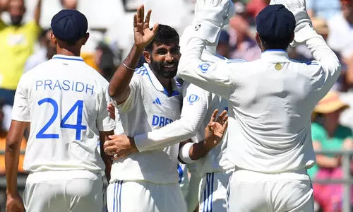 മർക്രാമിന്റെ വെടിക്കെട്ടിനിടയിൽ ബുംറയുടെ ആറാട്ട്; ഇന്ത്യക്ക് 79 റൺസ് വിജയലക്ഷ്യം മർക്രാമിന്റെ വെടിക്കെട്ടിനിടയിൽ ബുംറയുടെ ആറാട്ട്; ഇന്ത്യക്ക് 79 റൺസ് വിജയലക്ഷ്യം