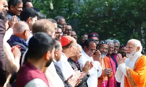 മോദിയുടെ ക്രിസ്മസ് വിരുന്നിനെതിരെ ഒപ്പുശേഖരണവുമായി വൈദികർ