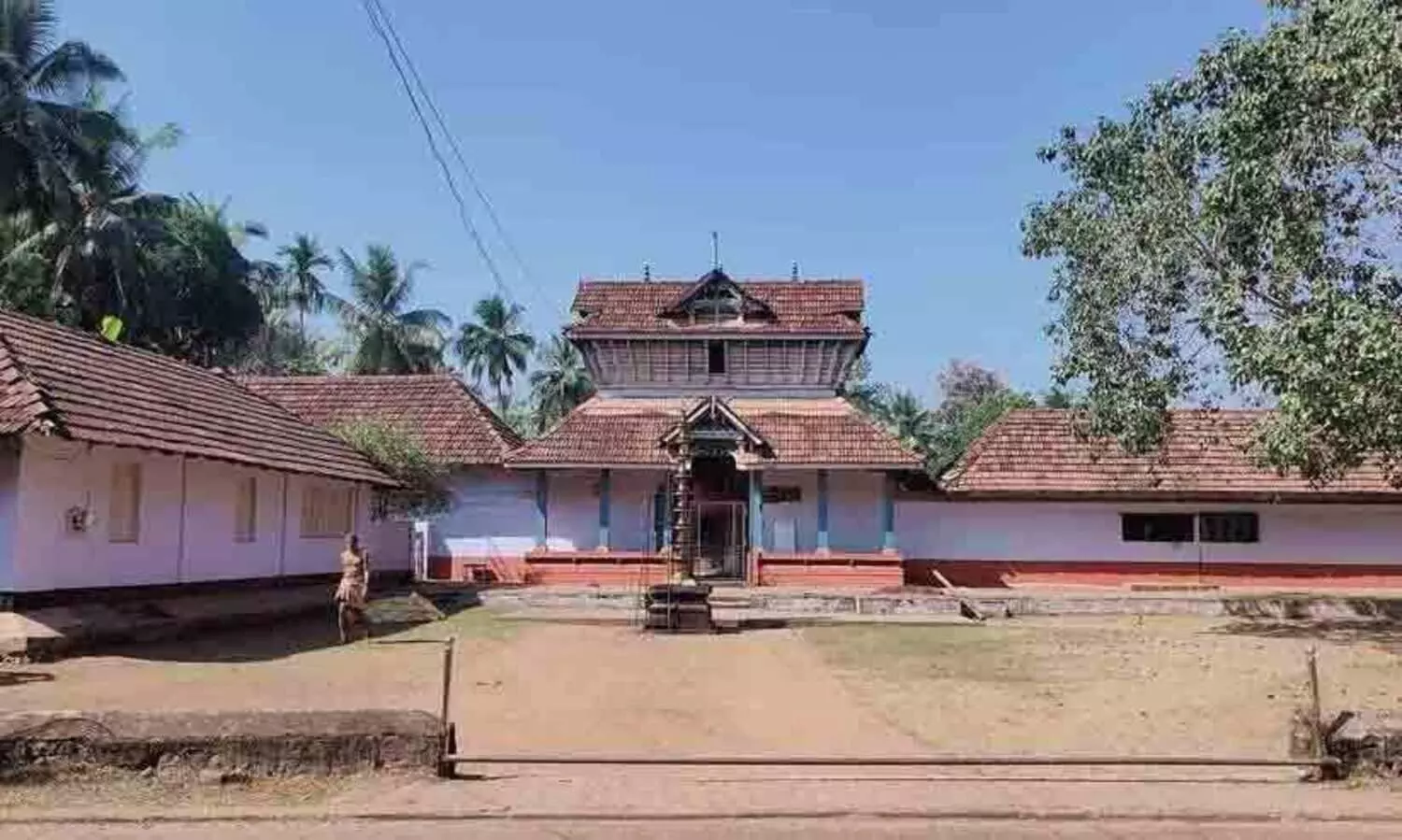 കേക്കണോ പ്രിയ കൂട്ടരേ നിലമ്പൂർ പാട്ടുത്സവത്തിന്റെ കഥ...