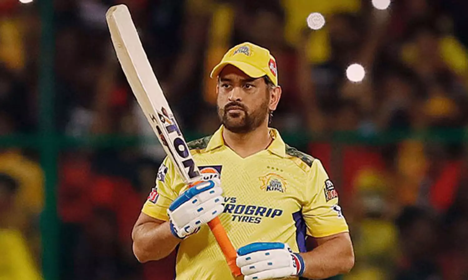 ക്രിക്കറ്റ് അക്കാദമിയുടെ പേരിൽ 15 കോടി നഷ്ടമുണ്ടാക്കി; മുൻ ബിസിനസ്സ് പങ്കാളികൾക്കെതിരെ പരാതി നൽകി ധോണി