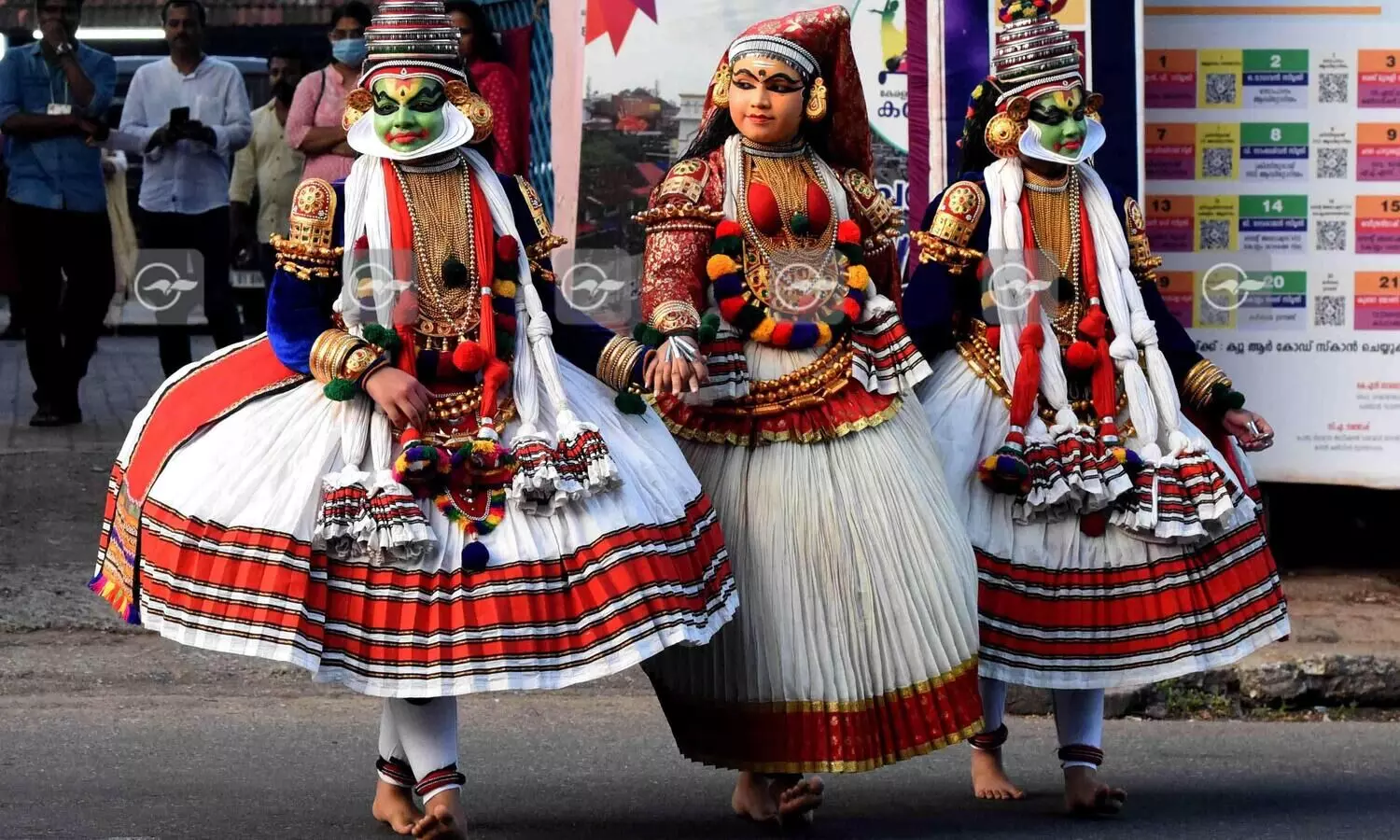 സൂക്ഷിച്ച് നടക്ക്...