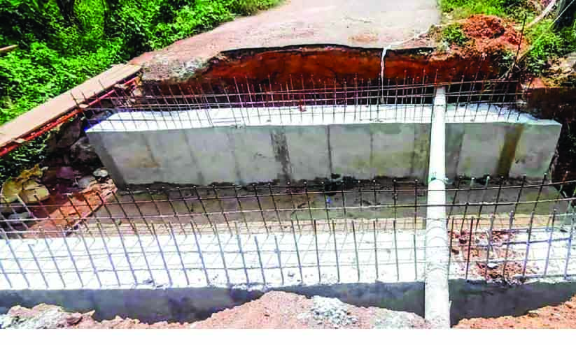 കലുങ്ക് നിർമാണം നീളുന്നു: നാട്ടുകാർ ദുരിതത്തിൽ കലുങ്ക് നിർമാണം നീളുന്നു: നാട്ടുകാർ ദുരിതത്തിൽ