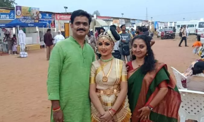 അച്ഛന് പാടിയതും അമ്മ പഠിപ്പിച്ചതും... അച്ഛന് പാടിയതും അമ്മ പഠിപ്പിച്ചതും...