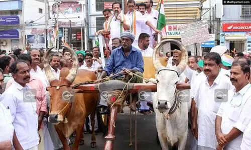 കർഷക കോൺഗ്രസ് സെക്രട്ടേറിയറ്റ് മാർച്ച് നടത്തി കർഷക കോൺഗ്രസ് സെക്രട്ടേറിയറ്റ് മാർച്ച് നടത്തി