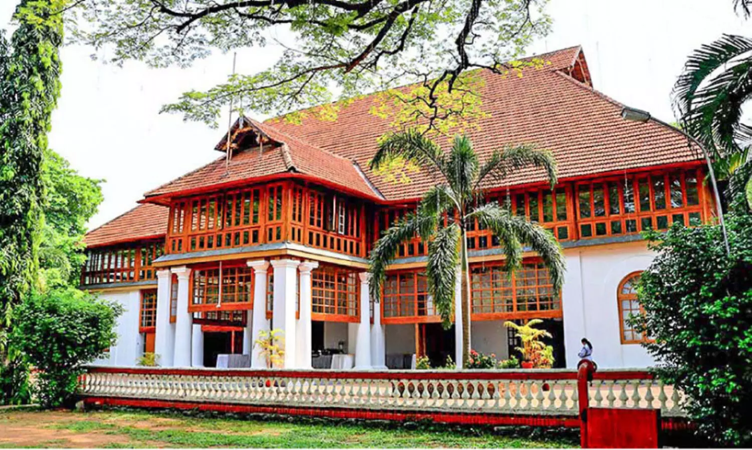 ബോൾഗാട്ടി കൊട്ടാരത്തിന് ഇനി കാരവൻ പാർക്കിന്‍റെ പ്രൗഢിയും