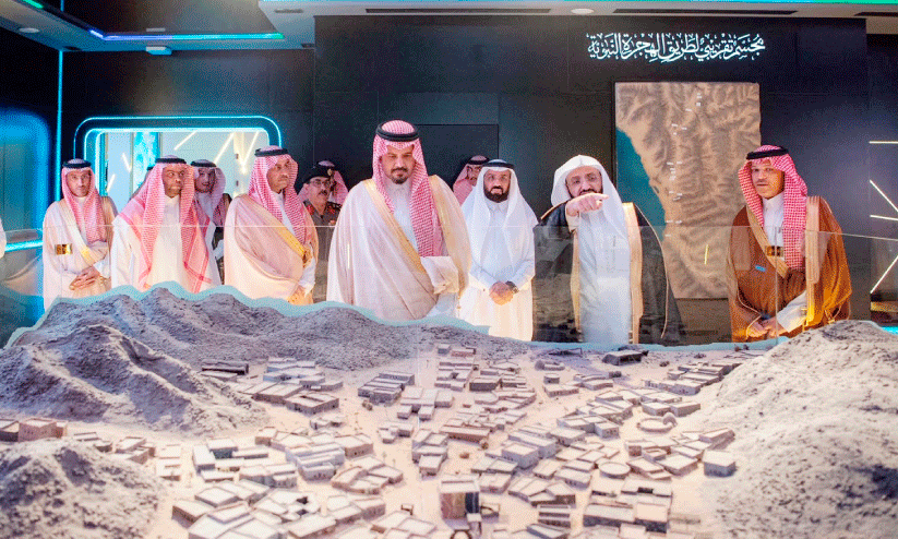 പ്രവാചക ജീവചരിത്രം വിവരിക്കുന്ന അന്താരാഷ്ട്ര മ്യൂസിയത്തിൽ മദീന ഗവർണറുടെ സന്ദർശനം പ്രവാചക ജീവചരിത്രം വിവരിക്കുന്ന അന്താരാഷ്ട്ര മ്യൂസിയത്തിൽ മദീന ഗവർണറുടെ സന്ദർശനം