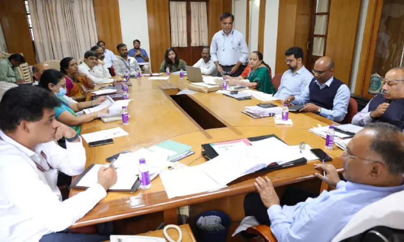 കർണാടക: ശ്വാസതടസ്സവും പനിയുമുള്ളവർക്ക് കോവിഡ് പരിശോധന നിർബന്ധം