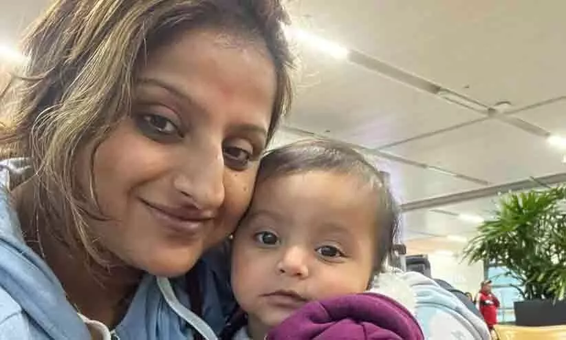 മൂന്ന് ടിക്കറ്റുകളുടെ വില നാലര ലക്ഷം; വിമാനത്തിൽ ഇരിക്കാൻ കിട്ടിയത് തകർന്ന സീറ്റുകൾ -എയർ ഇന്ത്യയിലെ അനുഭവം പങ്കുവെച്ച് യുവതി മൂന്ന് ടിക്കറ്റുകളുടെ വില നാലര ലക്ഷം; വിമാനത്തിൽ ഇരിക്കാൻ കിട്ടിയത് തകർന്ന സീറ്റുകൾ -എയർ ഇന്ത്യയിലെ അനുഭവം പങ്കുവെച്ച് യുവതി