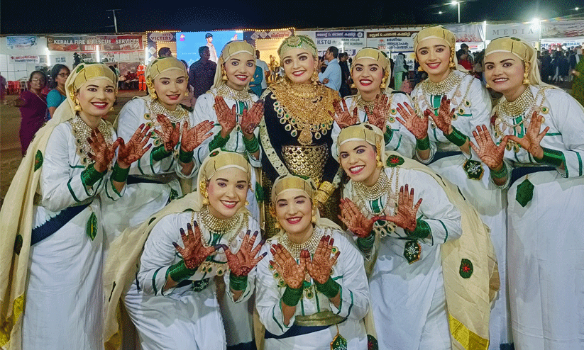 മധ്യപ്രദേശുകാരി അർഷിദ നയിച്ച കൊണ്ടോട്ടി ഇ.എം.ഇ.എയുടെ ഒപ്പനക്ക് എ ഗ്രേഡ്