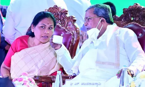 ഇ​ന്ദി​രാ കാ​ന്‍റീ​നി​ലും സ്കൂ​ൾ ഉ​ച്ച​ഭ​ക്ഷ​ണ​ത്തി​ലും റാ​ഗി​യ​ട​ക്ക​മു​ള്ള ധാ​ന്യ​ങ്ങ​ൾ ഉ​ൾ​പ്പെ​ടു​ത്തും -മു​ഖ്യ​മ​ന്ത്രി സി​ദ്ധ​രാ​മ​യ്യ