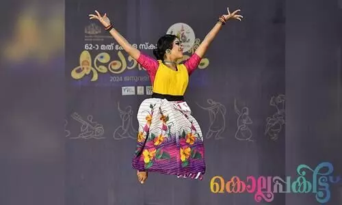 പനിയിലും തളർന്നിട്ടില്ല, പിന്നല്ലേ പാട്ടുമാറിയാൽ...