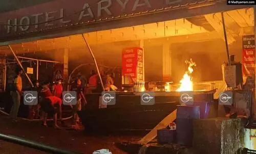 സന്നിധാനത്ത് ഹോട്ടലിലെ പാചകവാതക സിലിണ്ടറിന് തീപിടിച്ചു