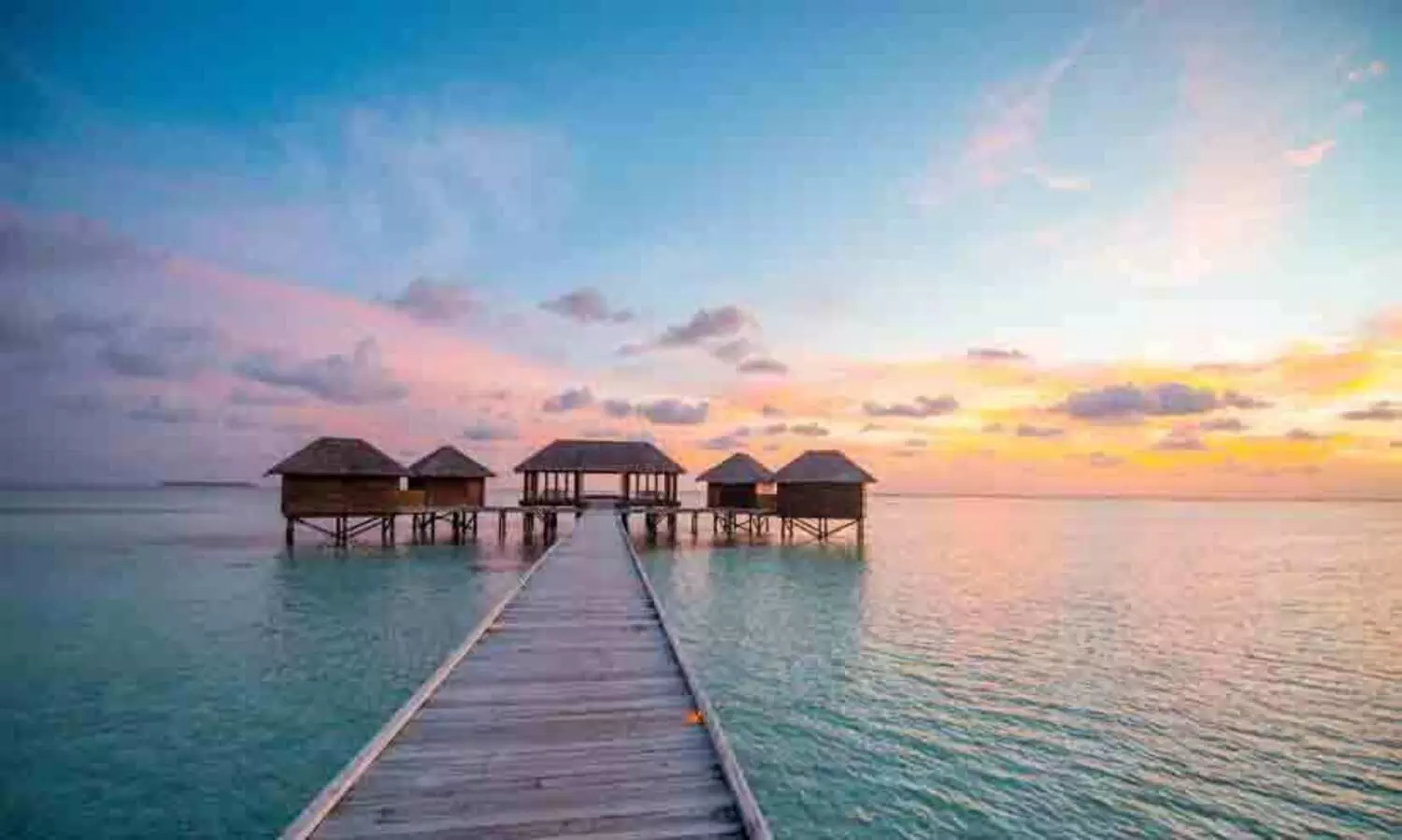 ഞങ്ങൾക്ക് ഞങ്ങളുടെ സ്വന്തം ലക്ഷദ്വീപുണ്ട്; മന്ത്രിയുടെ സമൂഹ മാധ്യമ പോസ്റ്റിനു പിന്നാലെ മാലദ്വീപ്  യാത്ര റദ്ദാക്കി ഇന്ത്യക്കാർ