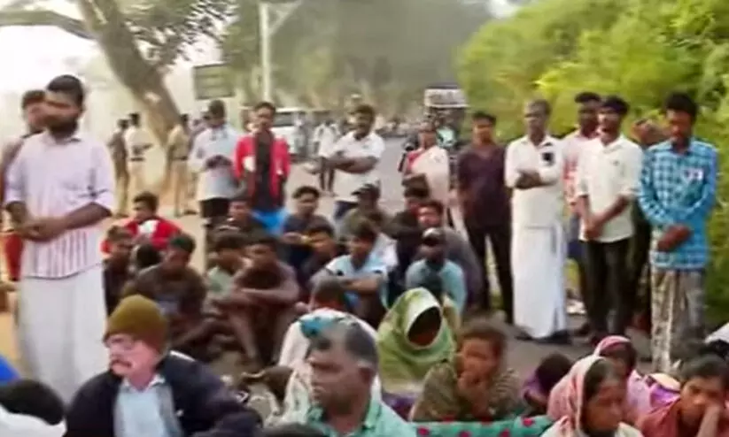 പുലിയെ പിടികൂടാത്തതിൽ പന്തലൂരിൽ ഹർത്താൽ; റോഡ് ഉപരോധം ഇന്നും തുടരുന്നു