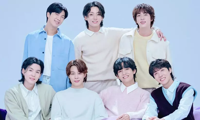 ബി.ടി.എസ് ആരാധന മൂത്തു; കൊറിയയിലേക്ക് കപ്പൽ കയറാൻ വീടുവിട്ടിറങ്ങി പെൺകുട്ടികൾ ബി.ടി.എസ് ആരാധന മൂത്തു; കൊറിയയിലേക്ക് കപ്പൽ കയറാൻ വീടുവിട്ടിറങ്ങി പെൺകുട്ടികൾ