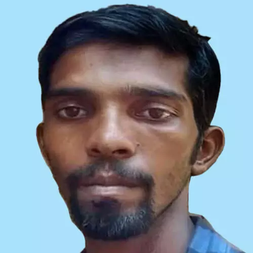 വാ​ഹ​നാ​പ​ക​ട​ത്തി​ൽ പ​രി​ക്കേ​റ്റ ക​ണ്ട​ക്ട​ർ മ​രി​ച്ചു