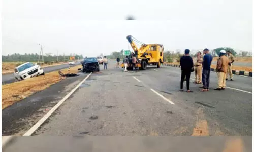 ബം​ഗ​ളൂ​രു-​പു​ണെ ദേ​ശീ​യ​പാ​ത​യി​ൽ അ​പ​ക​ടം; നാ​ലു മ​ര​ണം