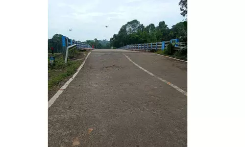 പാലം വന്നെങ്കിലും ബസില്ല