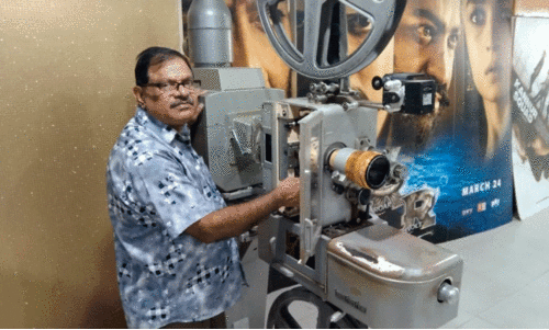 വെ​ള്ളി​ത്തി​ര​ക്ക്​ പി​ന്നി​ലെ താ​ര​ത്തി​ള​ക്കം