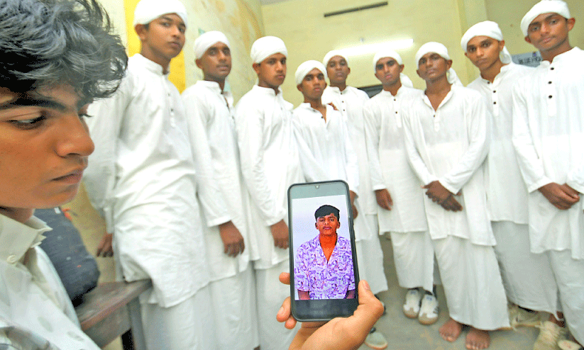 സിനാനെ നീയാണ് ഞങ്ങളെ ഇവിടെയെത്തിച്ചത് സിനാനെ നീയാണ് ഞങ്ങളെ ഇവിടെയെത്തിച്ചത്