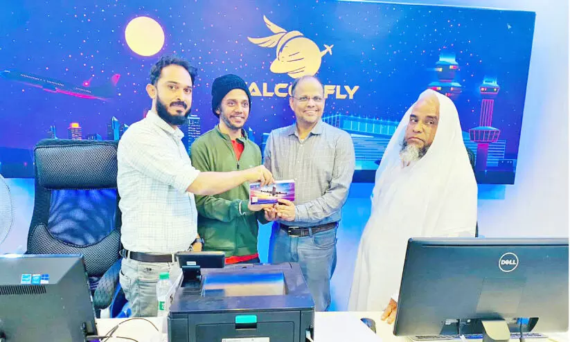 ചതിയിൽപെട്ട തൊഴിലാളികളെ നാട്ടിലയച്ചു ചതിയിൽപെട്ട തൊഴിലാളികളെ നാട്ടിലയച്ചു