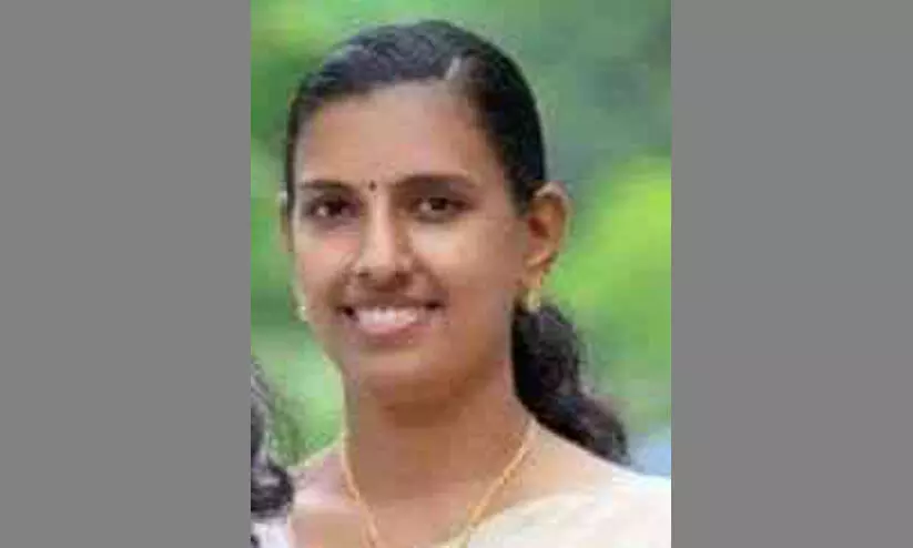 വിദ്യാർഥികളുടെ യാത്രയയപ്പിനിടെ അധ്യാപിക വേദിയിൽ കുഴഞ്ഞുവീണ് മരിച്ചു