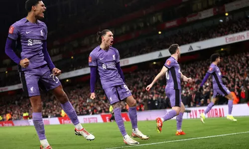 അവസരങ്ങൾ പാഴാക്കി ആഴ്സണൽ; എമിറേറ്റ്സിൽ ലിവർപൂളിന്റെ വിജയഭേരി