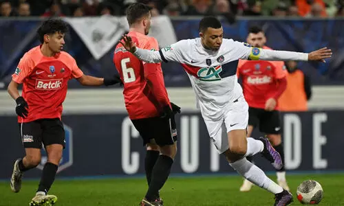 എംബാപ്പെക്ക് ഹാട്രിക്, റെക്കോഡ്; ഫ്രഞ്ച് കപ്പിൽ ഗോൾ മഴ തീർത്ത് പി.എസ്.ജി