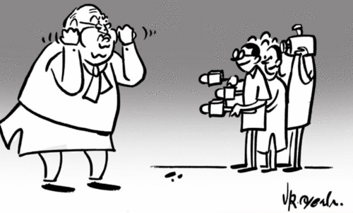 ഗവർണർ നാളെ ഇടുക്കിയിൽ; സമരവീഥി തുറന്ന് സി.പി.എം ഗവർണർ നാളെ ഇടുക്കിയിൽ; സമരവീഥി തുറന്ന് സി.പി.എം