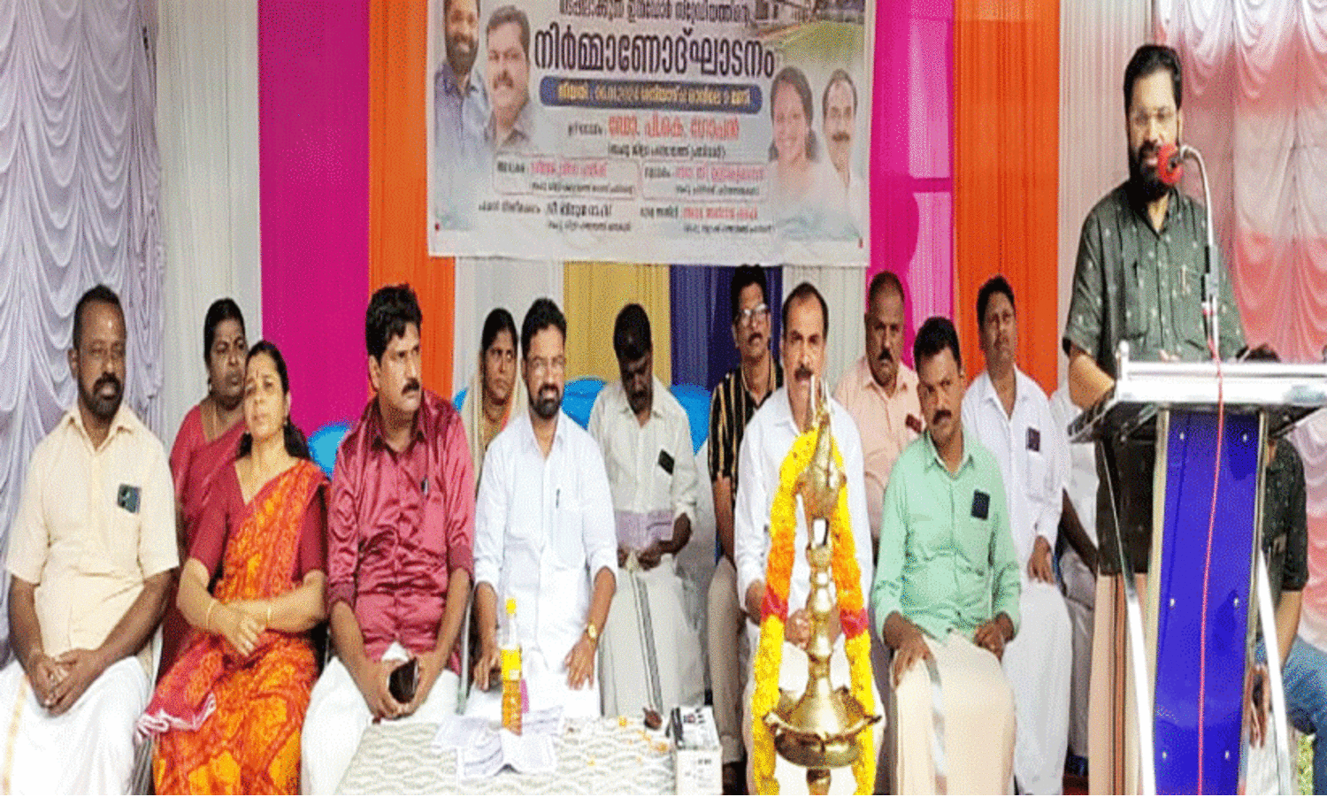 പടിഞ്ഞാറെ കല്ലടയിൽ ജില്ല പഞ്ചായത്തിന്റെ ഇൻഡോർ സ്റ്റേഡിയത്തിന്​ തുടക്കം