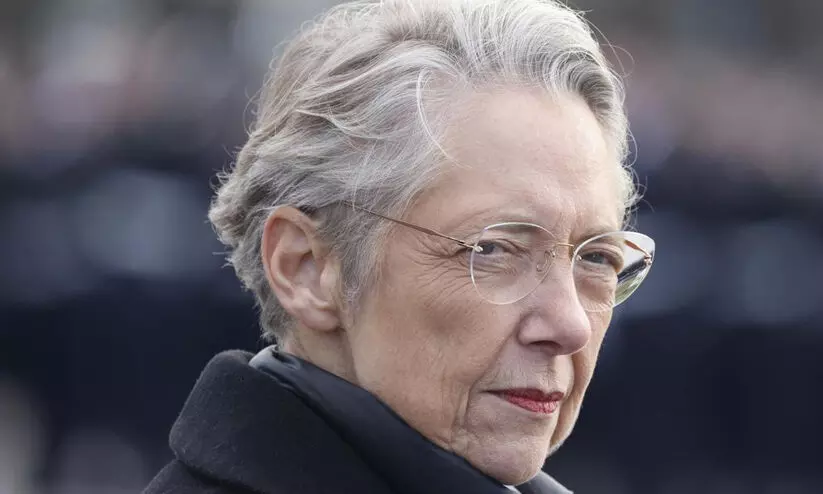 ഫ്രഞ്ച് പ്രധാനമന്ത്രി എലിസബത്ത് ബോൺ രാജിവെച്ചു