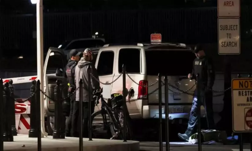 വൈറ്റ് ഹൗസ് ഗേറ്റിലേക്ക് വാഹനം ഇടിച്ചു കയറി; ഒരാൾ കസ്റ്റഡിയിൽ